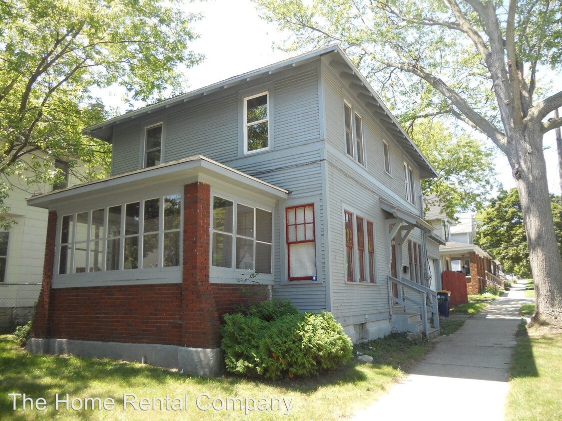 Primary Photo - 649 Coit Ave NE