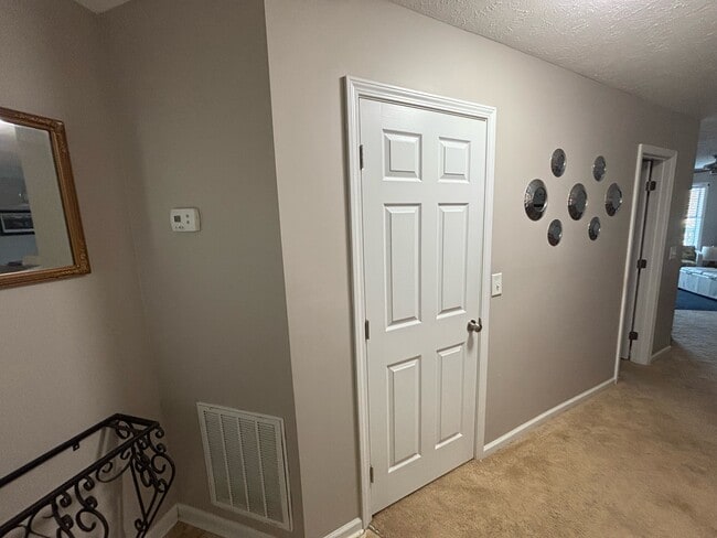 Building Photo - 1006 Brookhollow Dr