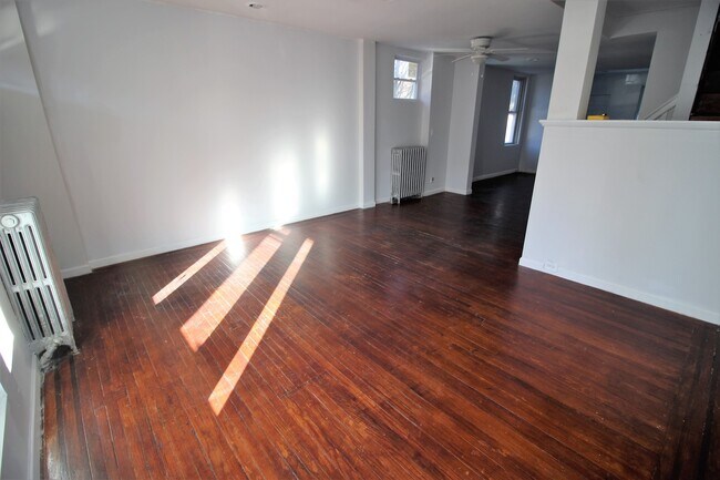 Foto del edificio - Convenient & Nice 3bd/1ba Charles Village ...