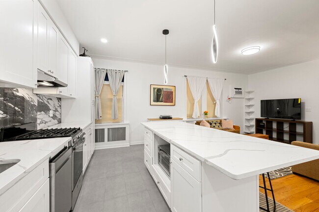 Foto del edificio - 6015 Boulevard E