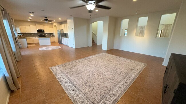 Building Photo - Horse Property in QC