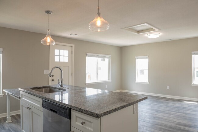 Foto del edificio - Remodeled house, yard, Granite, Stainless ...
