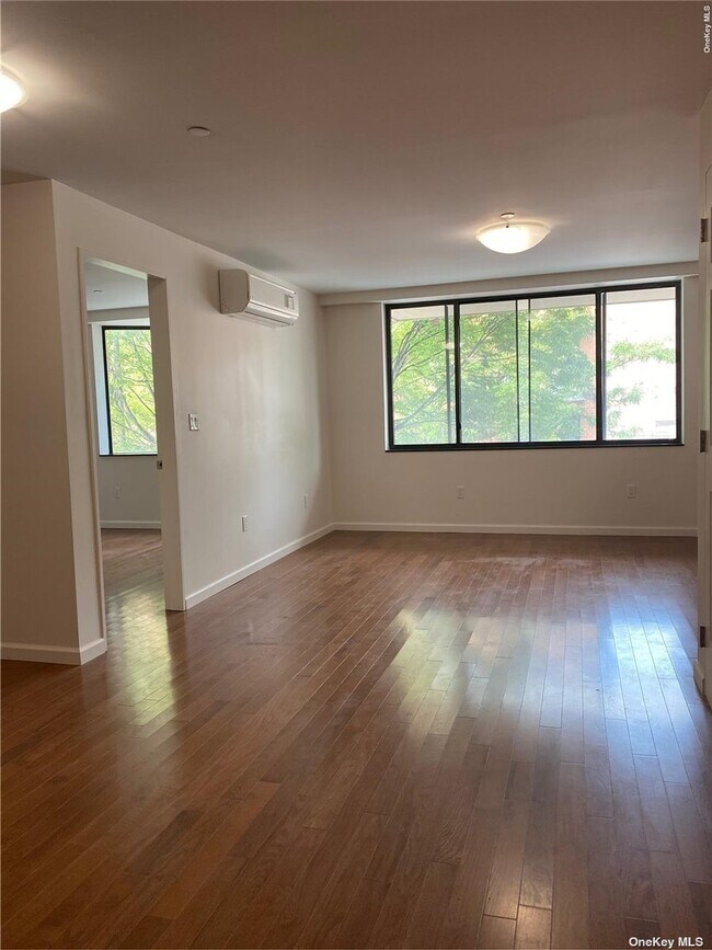 Foto del edificio - 13646-136-41 41st Ave