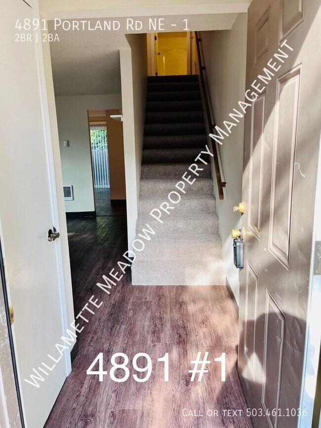 Building Photo - Amazing 2 Bedrooms, 1.5 Bathroom Apartment...