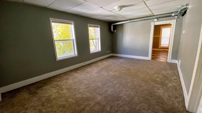 Foto del edificio - 818 Alpine Ave NW