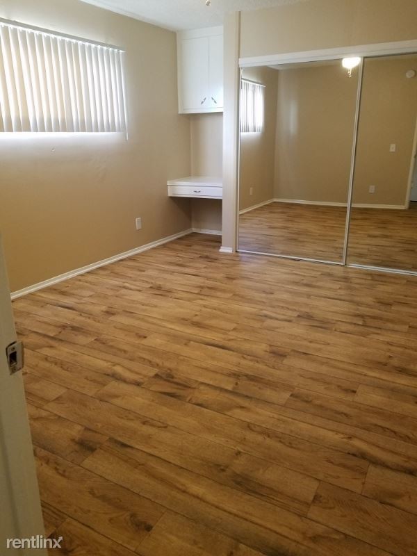 Building Photo - 1 br, 1 bath Apartment - 6625 De Soto Ave