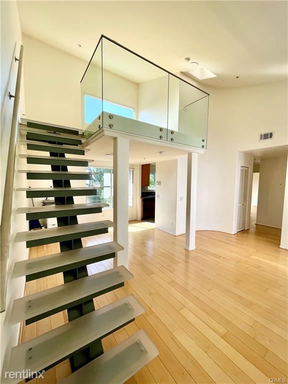 Building Photo - 2 br, 2 bath Condo - 480 N Catalina Ave Un...