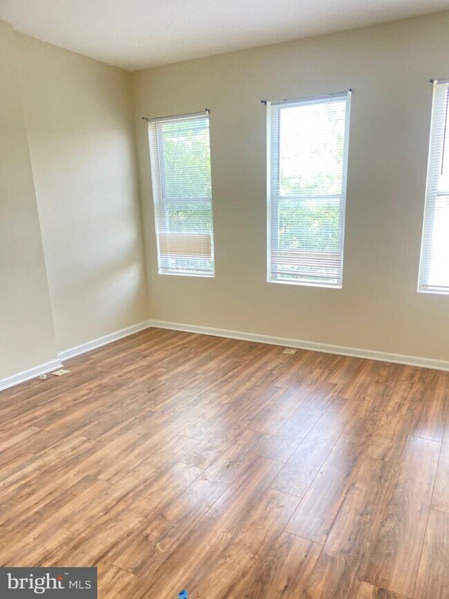 Building Photo - 538 N Pulaski St