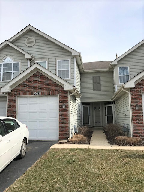 Foto principal - 2235 Lake Ridge Dr