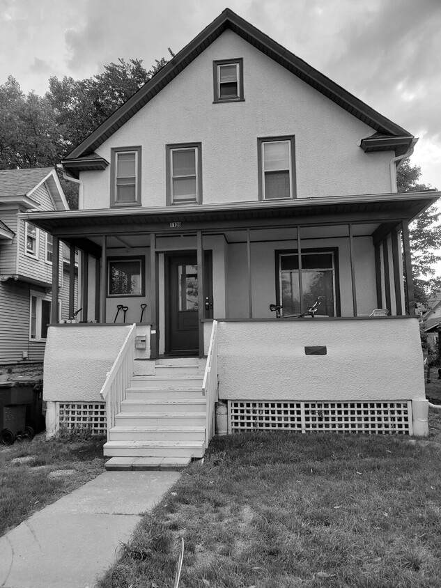 Primary Photo - 6BR 2BA Single Family Home in Minneapolis