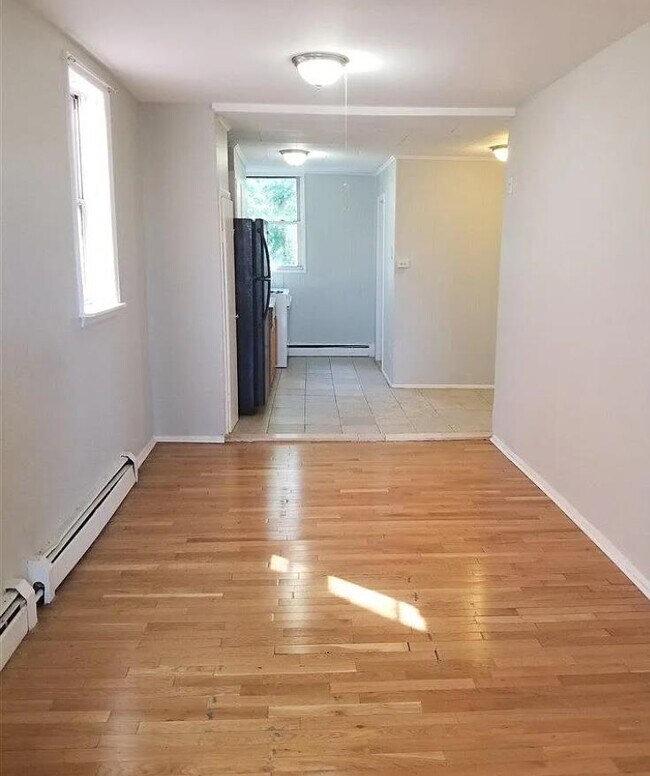 Foto del edificio - 187 Beacon Ave