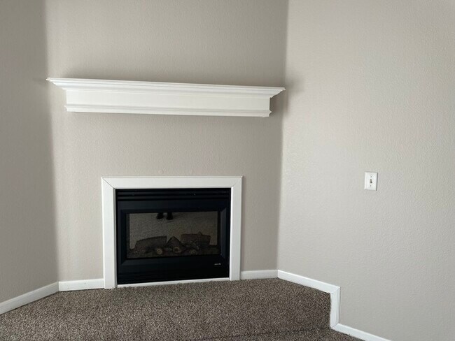 Foto del edificio - Beautiful Town Home in Park Hill School Di...