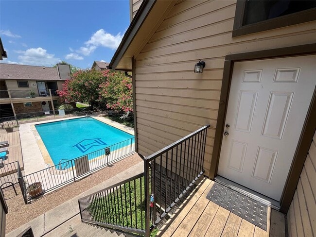Building Photo - 5608 Cougar Dr