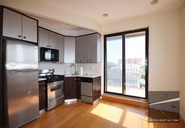 Foto del edificio - 12311 Rockaway Beach Blvd