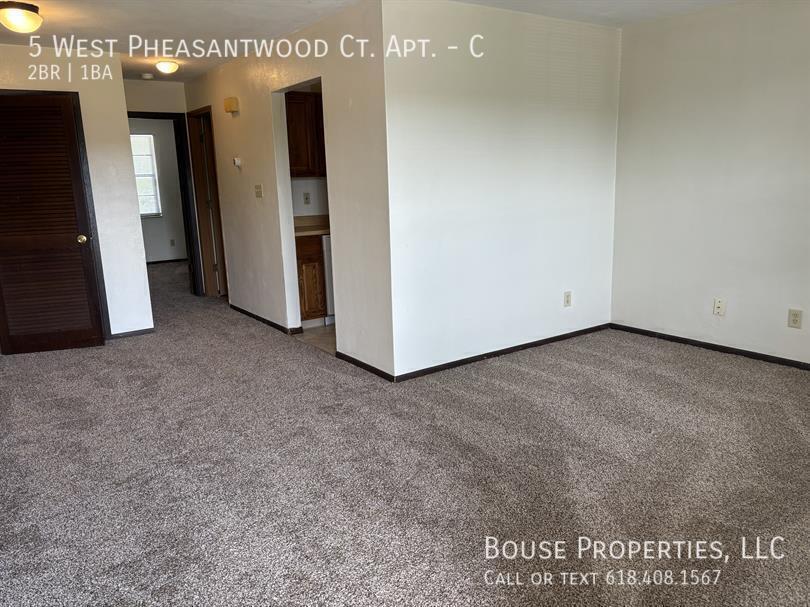 Building Photo - 5 Pheasantwood Dr