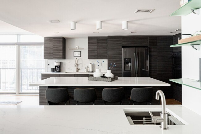 Photo - Gorgeous 2 Bedroom 2 Bathroom Condo in Low...