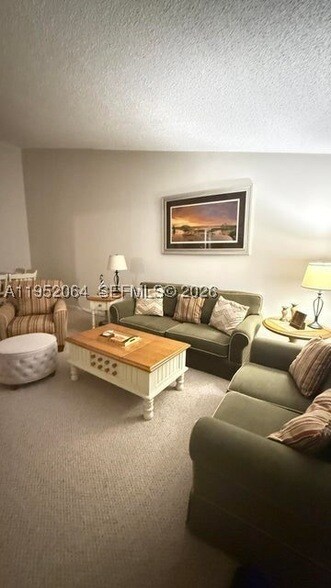 Foto del edificio - 6327 Chasewood Dr