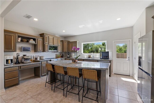 Building Photo - 2409 Antelope Cyn St