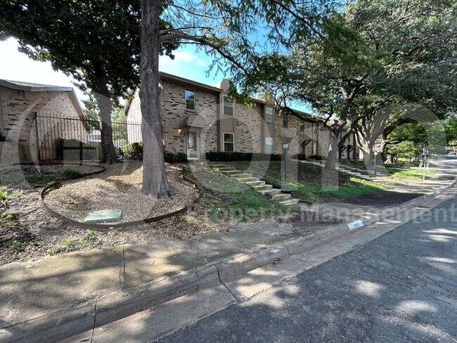 Building Photo - 7612 Highmont St