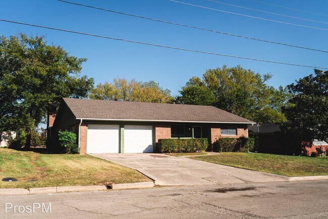 Foto del edificio - 3 br, 2 bath House - 1306 HIllside Drive