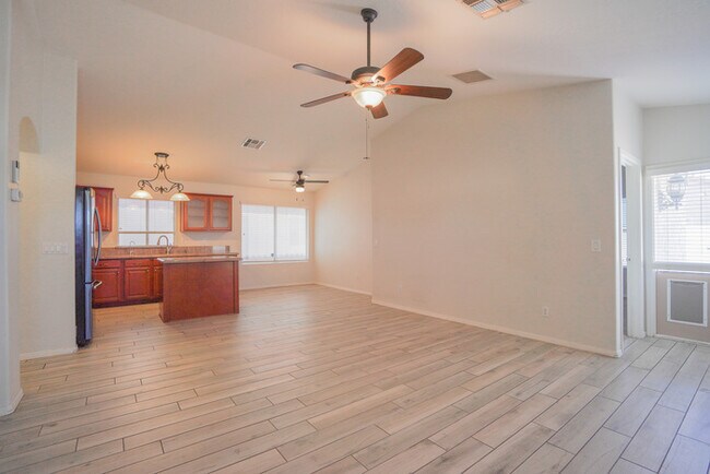 Building Photo - 15614 N 34th St