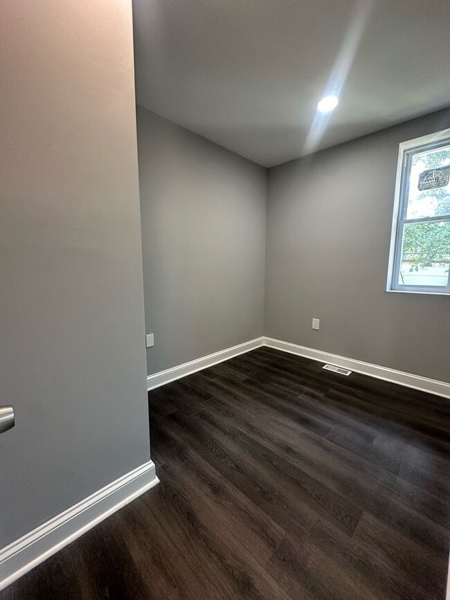 Photo - 1914 Rowan St Apartment