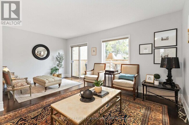 Building Photo - 609 Colborne St