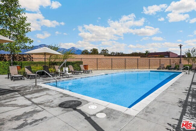 Foto del edificio - 746 Farrier Wy