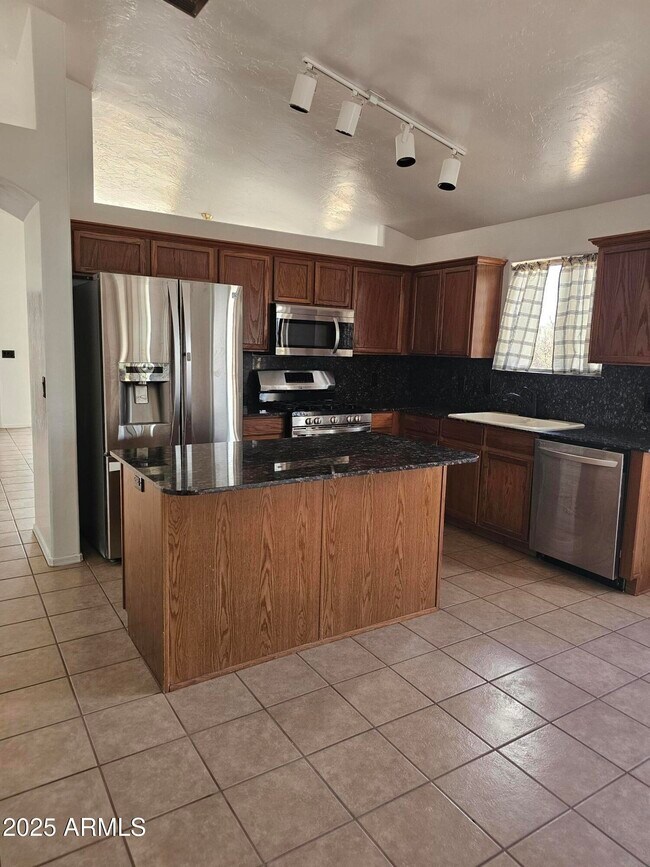 Foto del edificio - 2311 Skyview Dr