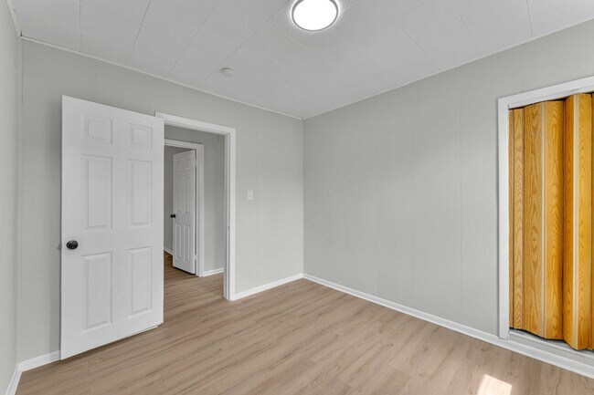 Foto del edificio - 647 N Delaware St