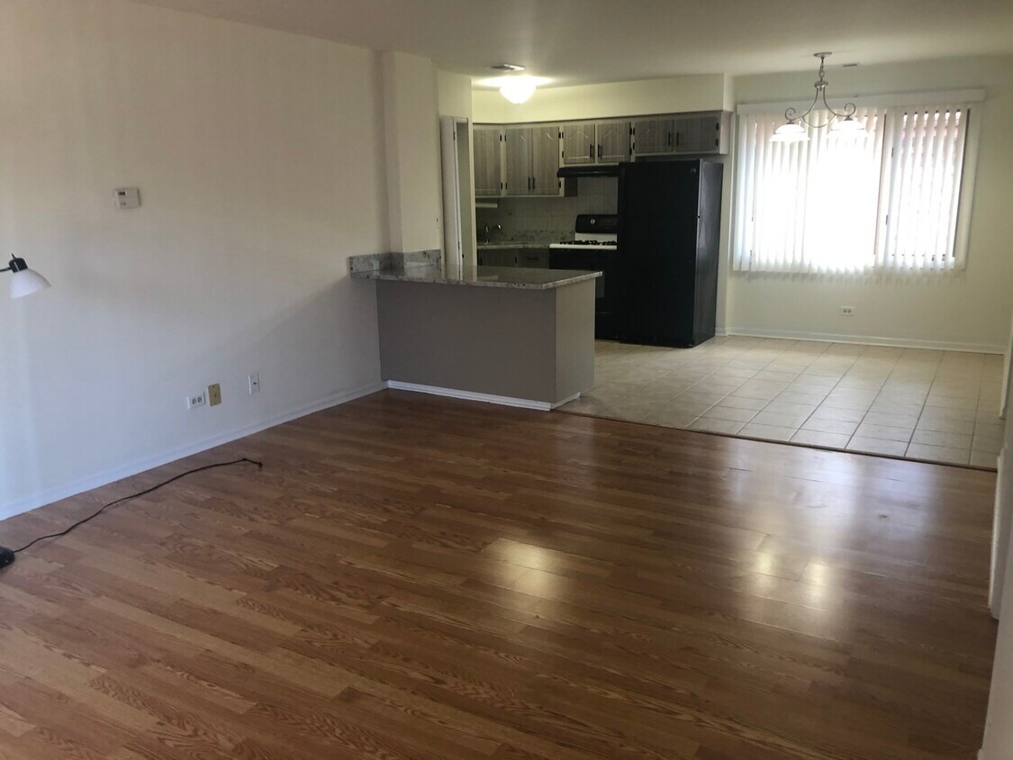 9825 Ridgeland Ave Unit 2E, Oak Lawn, IL 60453 Condo for Rent in Oak