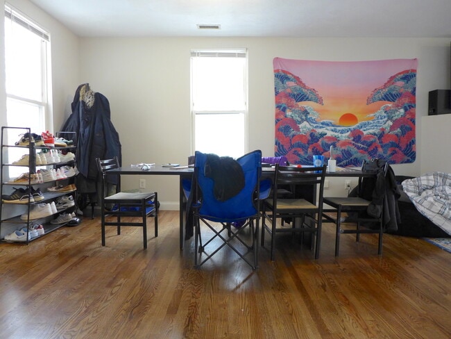 Building Photo - 37 Marcella St