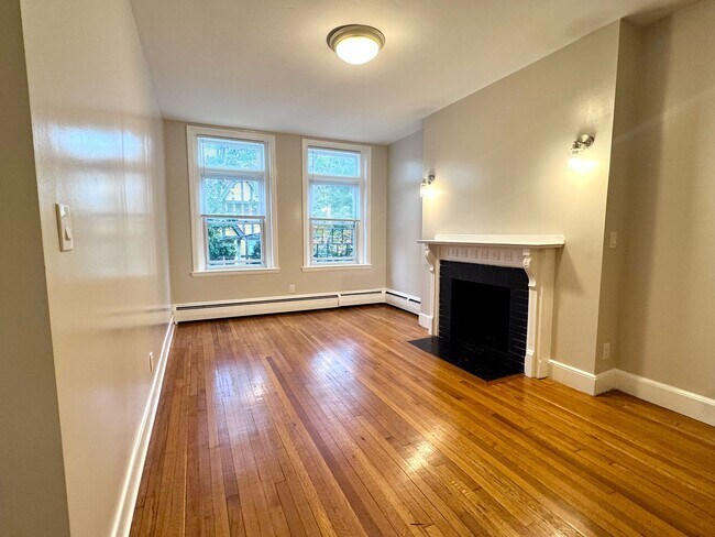 Foto del edificio - 2 BED WITH BALCONY IN BROOKLINE'S WASHINGTON SQUARE!! HT/HW INCLUDED!