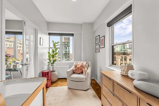 Foto del edificio - 60 E 8th St