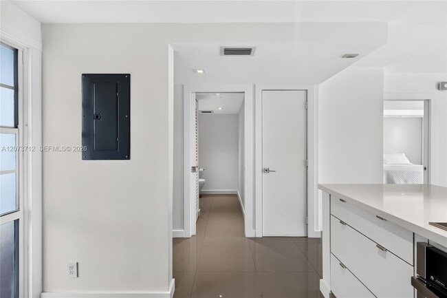Foto del edificio - 3301 N Country Club Dr