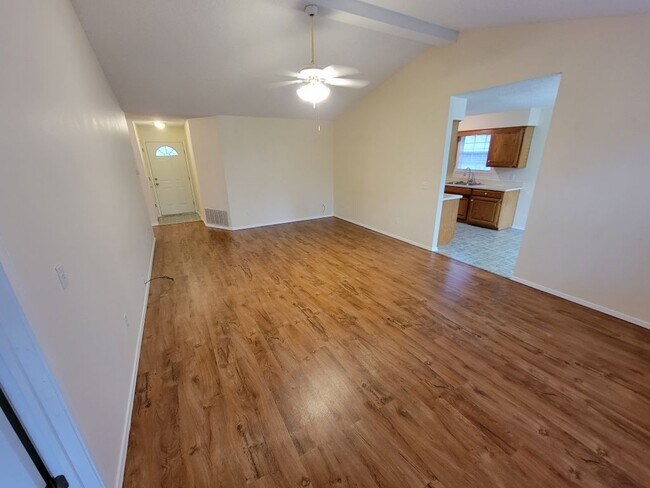 Foto del edificio - 902 South Liberty Drive