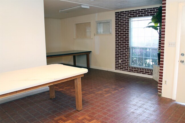 Foto del edificio - 6319 Milwee St