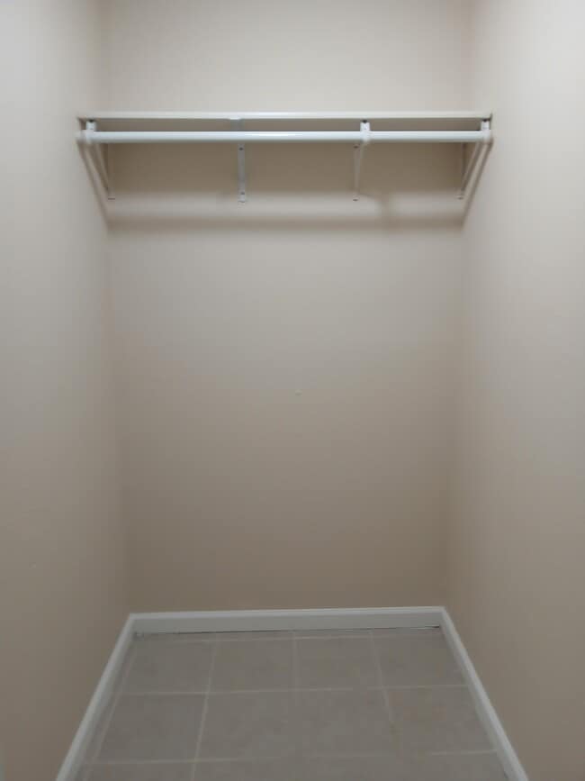 Building Photo - 711 S Poplar St