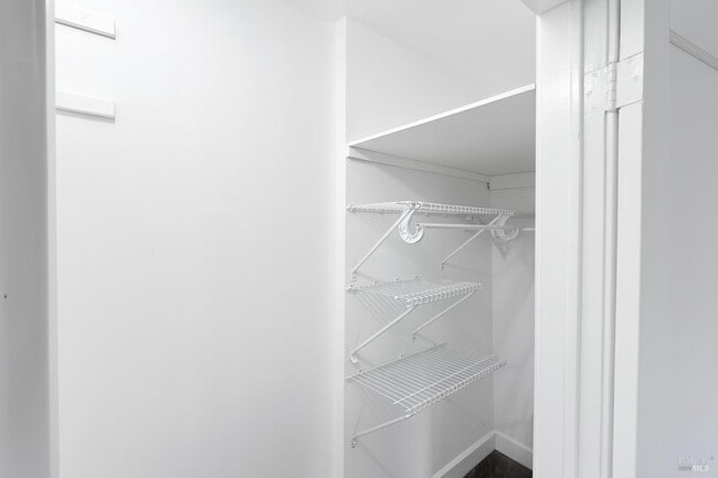 Building Photo - 34 Sunrise Ave