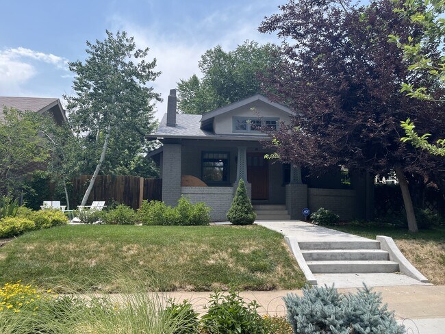 Foto del edificio - 2575 Dahlia St