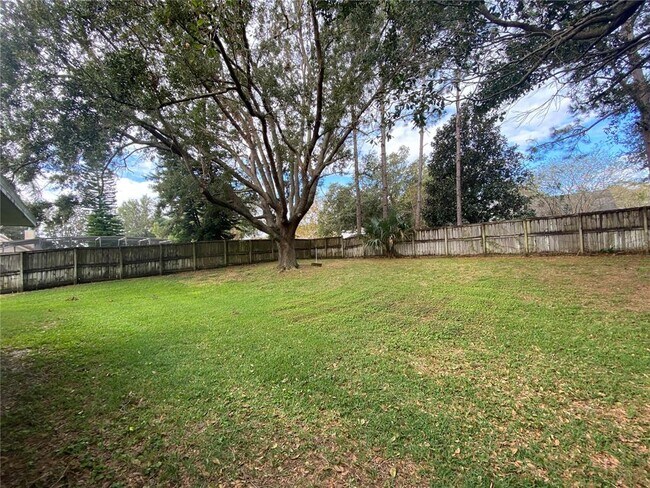 Building Photo - 306 Pine Shadow Ln