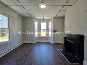 Building Photo - 139 Oak St