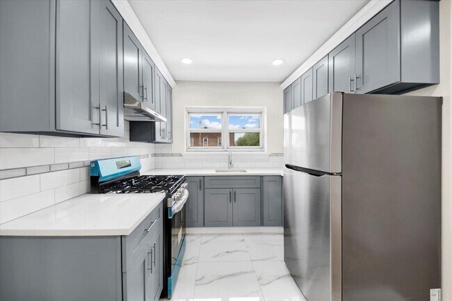 Foto del edificio - 4392 Carpenter Ave