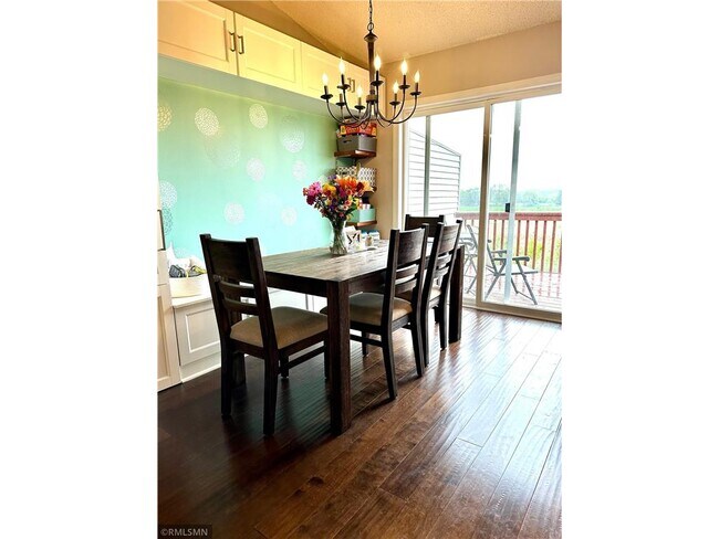 Foto del edificio - 2051 Brittany Ct
