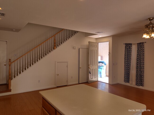 Foto del edificio - 5257 Coral Ribbon Ave
