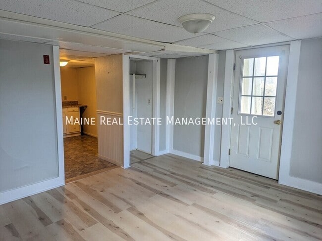 Building Photo - 207 S Main St