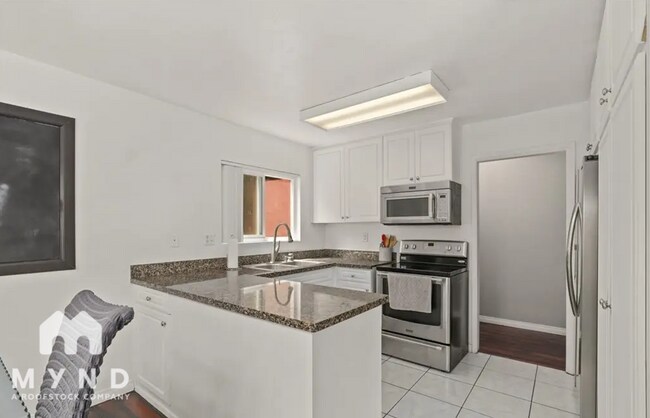Building Photo - 17081 W Bernardo Dr