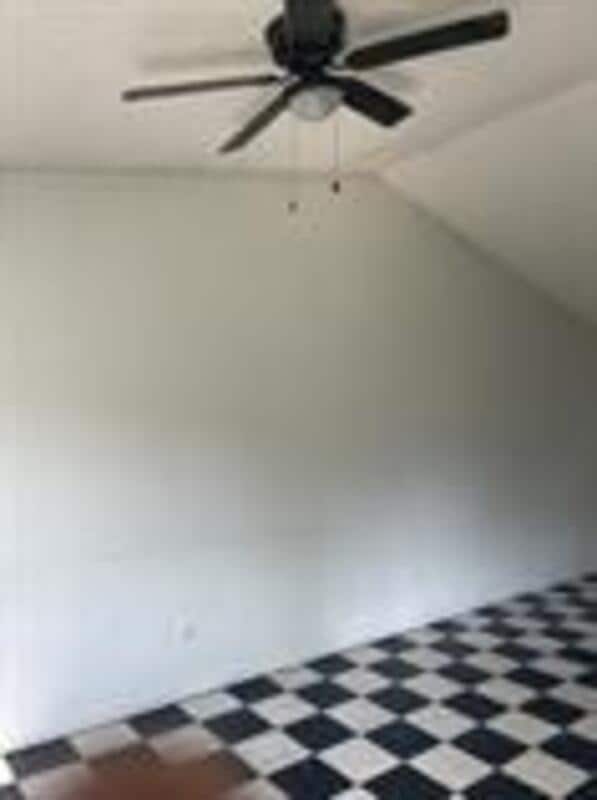 Building Photo - 306 N Pool St