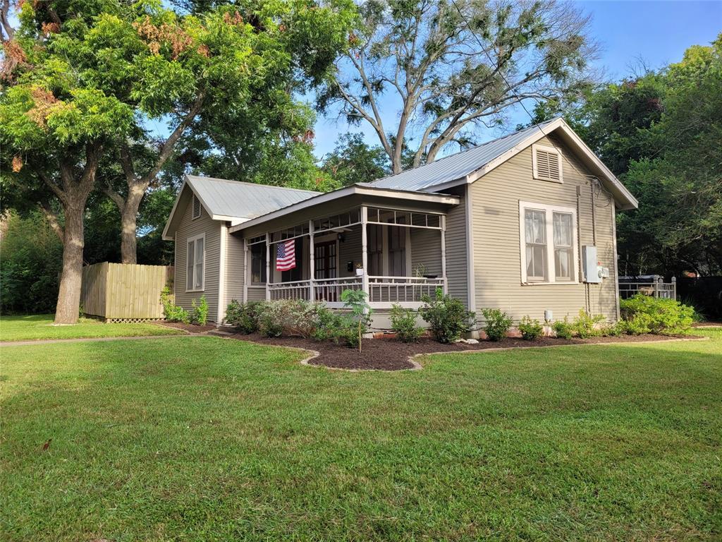 Primary Photo - 105 E Germania St