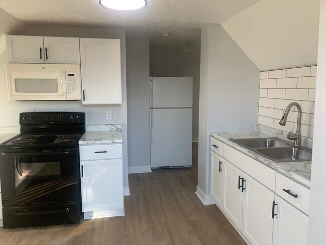 Building Photo - 619 S Armstrong St